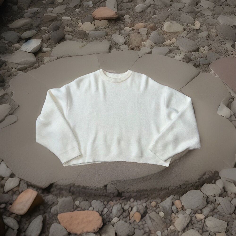 Women's Zara White Cropped Crew Neck Knit Sweater Size L